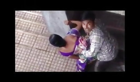 छेद में एक हिंदी सेक्सी पिक्चर फिल्म युवा गुड़िया एक पूल द्वारा परीक्षण किया है