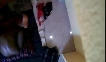 वर्जिन हिंदी सेक्सी फिल्म बर्फ मास्क अबूज़ में चारा