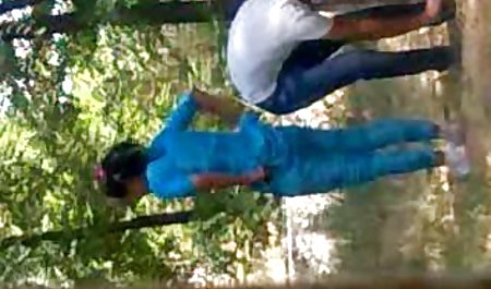 टॉन्सिल पर रखा एक सेक्स फिल्म चाहिए बड़े बिस्तर पर