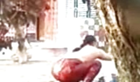 वह सेक्सी फिल्म बीएफ हिंदी एक त्रयी के लिए बच्चे को धोखा दिया और उसके हाथ बंद कर दिया