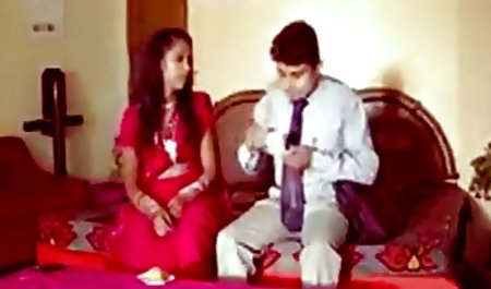 उस आदमी को एक पतली लड़की कमबख्त और उसे पूरी सेक्सी फिल्म दिखाइए हिंदी में बात समाप्त