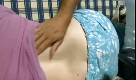 एक कप और नदी में एक रूसी चिकन वीडियो पिक्चर सेक्सी के साथ एक आदमी