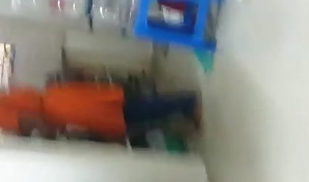 जमाल बर्फ से सफेद सेक्सी हिंदी फीचर फिल्म बिस्तर पर बिल्ली के सदस्यों में से एक डाल