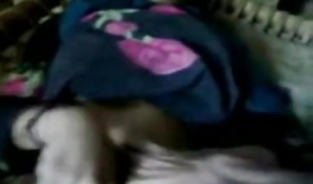 कमबख्त लड़की उसकी जीन्स बंद लेने के हिंदी में सेक्सी मूवी वीडियो बिना