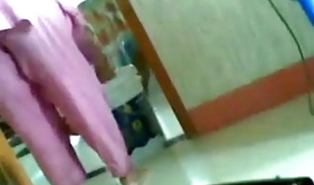 चलने के सेक्स फिल्म बफ बाद, मां लौटे और बच्चे को मजाक में कहा