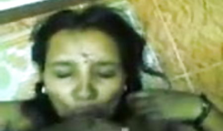 सुंदर लड़की हो जाता है एक डबल पर ट्रंक से एक की सेक्सी हिंदी मूवी में संभाल करने के लिए कमबख्त