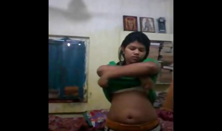 एक आदमी के बजाय दो प्यारा सा बिट्स चुरा रहा फिल्म सेक्सी हिंदी वीडियो है