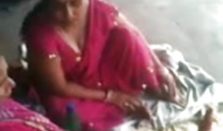 एक बड़ा प्रेमी छेद में एक छोटी लड़की हिंदी मूवी फिल्म सेक्सी