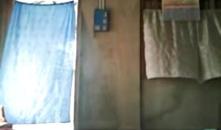 लाल निपल्स सक्रिय रूप से एक मजबूत लिंग पर सेक्सी मूवी हिन्दी अपने शरीर को स्थानांतरित