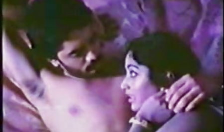 बाथरूम में रूस की सही मायने सेक्सी फिल्म वाली में ईन्सेस्त विनियमन के साथ, कुंवारी बहन शापित